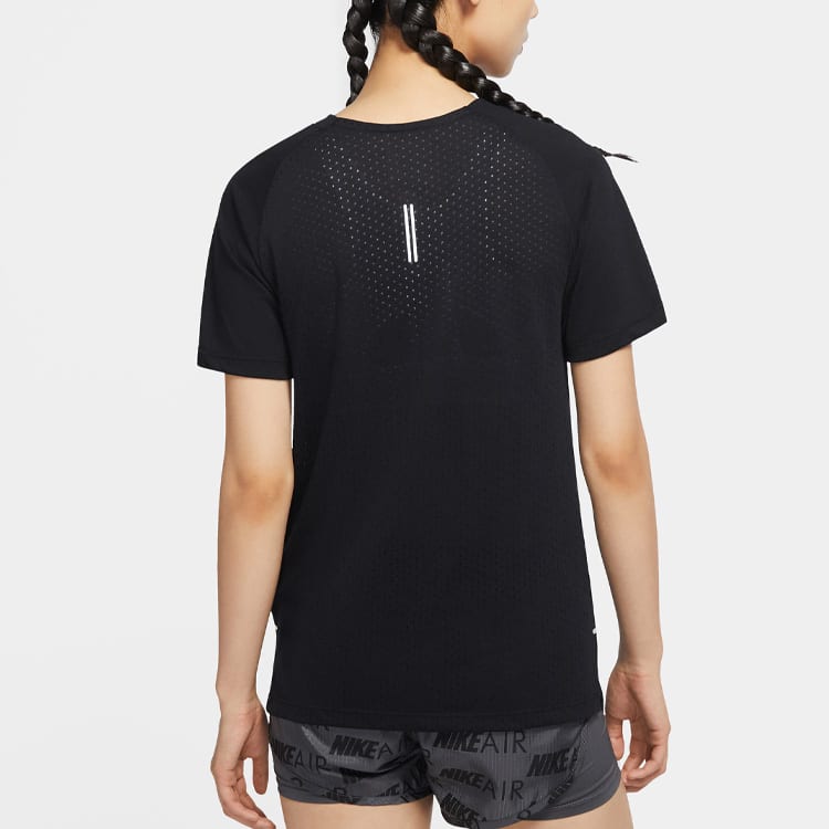 Nike T Shirts Women's Black Crew Neck Moderate Straight Fit CZ8521-010
