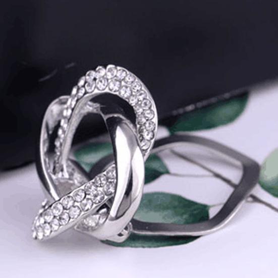 Rhinestone Scarf Buckle Elegant Scarf Clip Buckle Fashionable Sparkly Scarf Clip for Women Neckerchief Shawl Silk Scarves