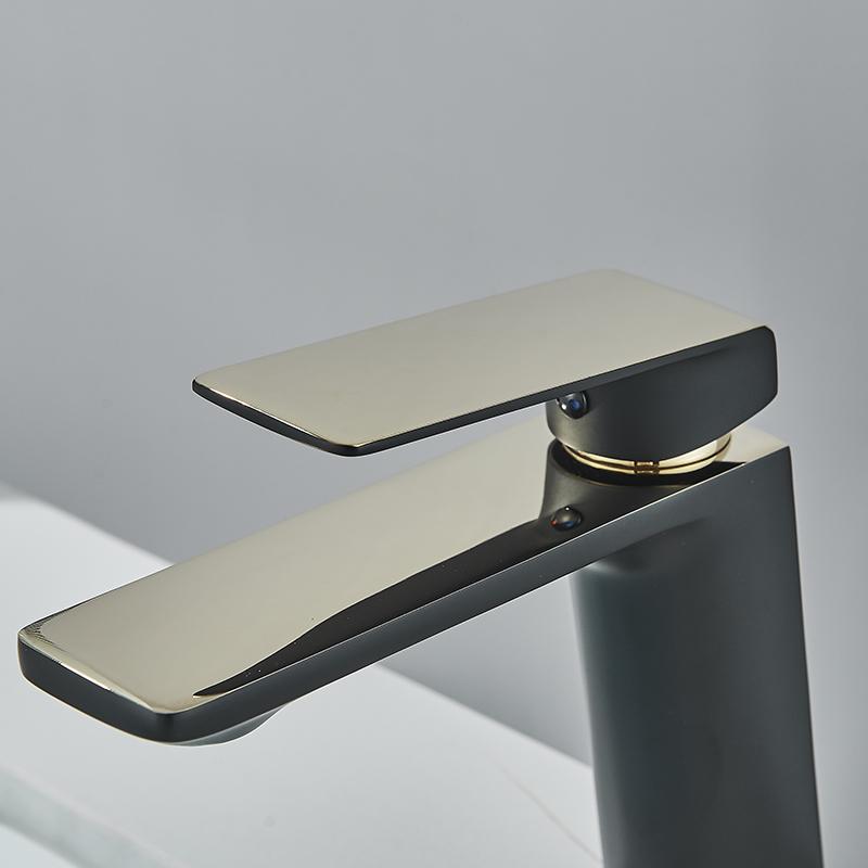 Basin Faucets Hot and Cold Bathroom Hot Cold Water Mixer Tap Chrome/Black Single Handle Basin Water Sink Deck Mounted