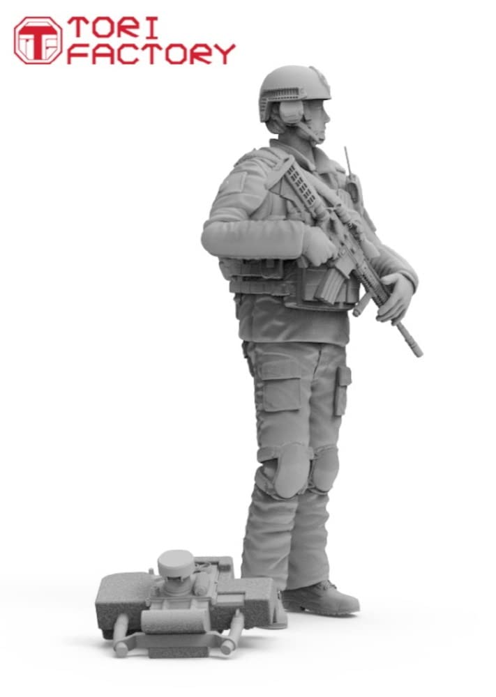 Tori Factory 1/35 Military Miniature Series Japanese Volunteer Soldier 1 Resin Kit MF-31A Molded Color