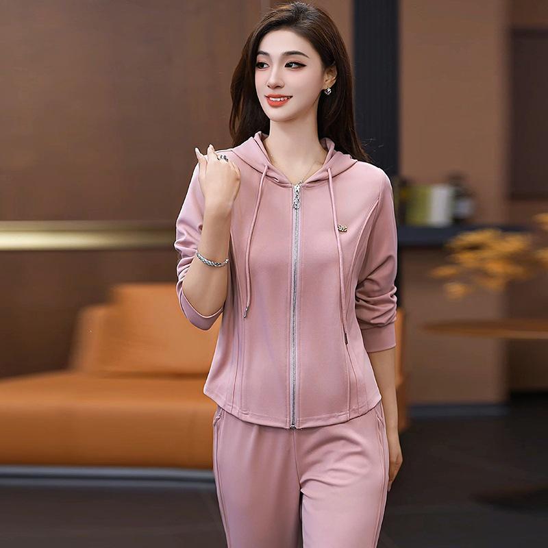 Women's Spring & Autumn Long Sleeve Sports Set: Soft Skin-Friendly Hoodie & Pants for Leisure and Walking.