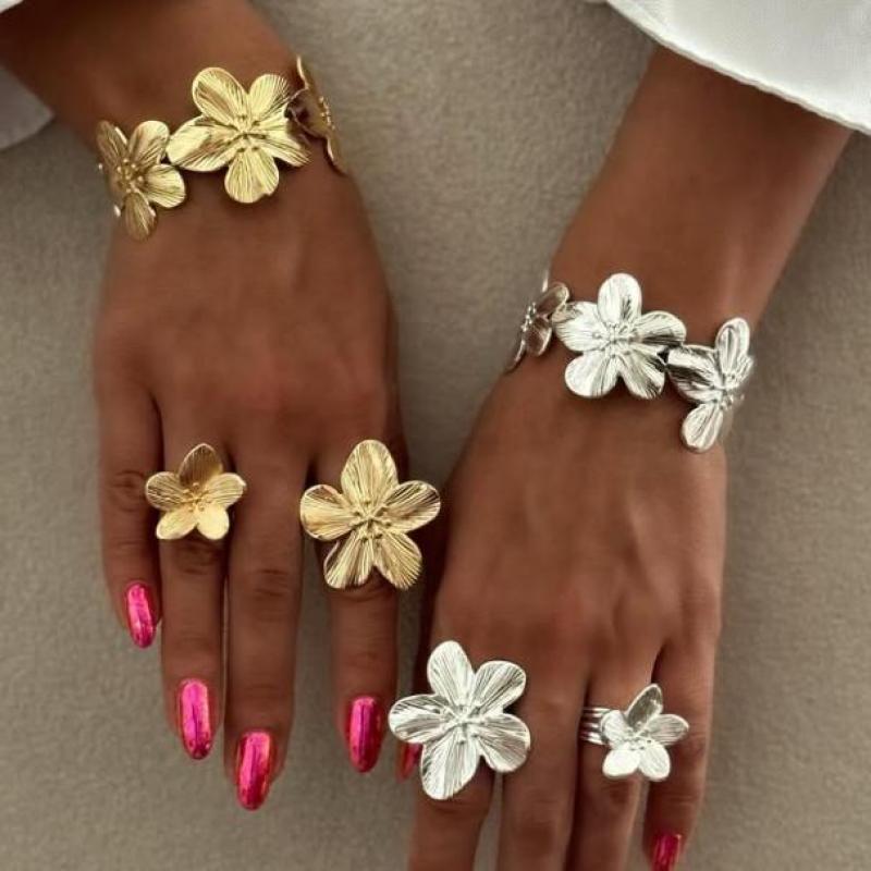 3Pcs/Set Fashion Metal Large Flower Splicing Bracelet for Women Trend Open Flowers Bangle Rings Sets Party Holiday Jewelry Gifts