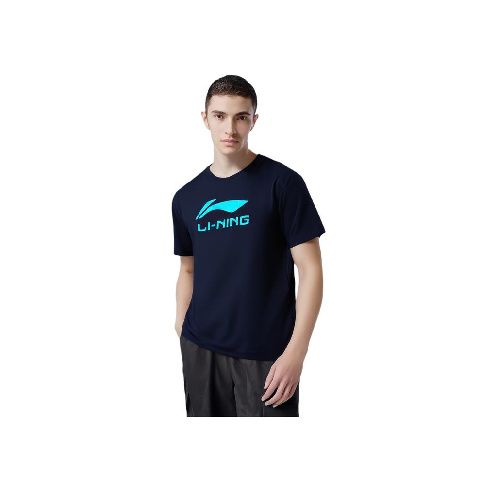 Li Ning Série Clássica Logotipo com Letras Estampado Secagem Rápida Fresca Camiseta Manga Curta Tops Unissex Azul-Tinta ATSU493-6