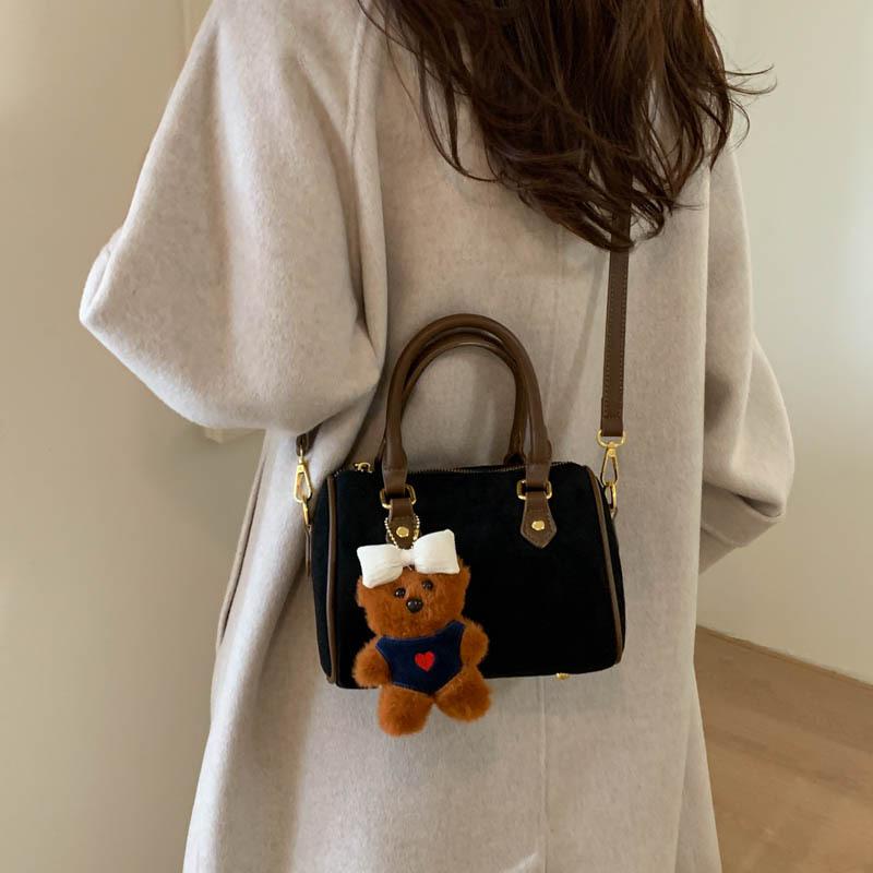 High-end niche bag women's leisure Boston bag 2025 new trendy autumn and winter versatile single shoulder crossbody pillow bag