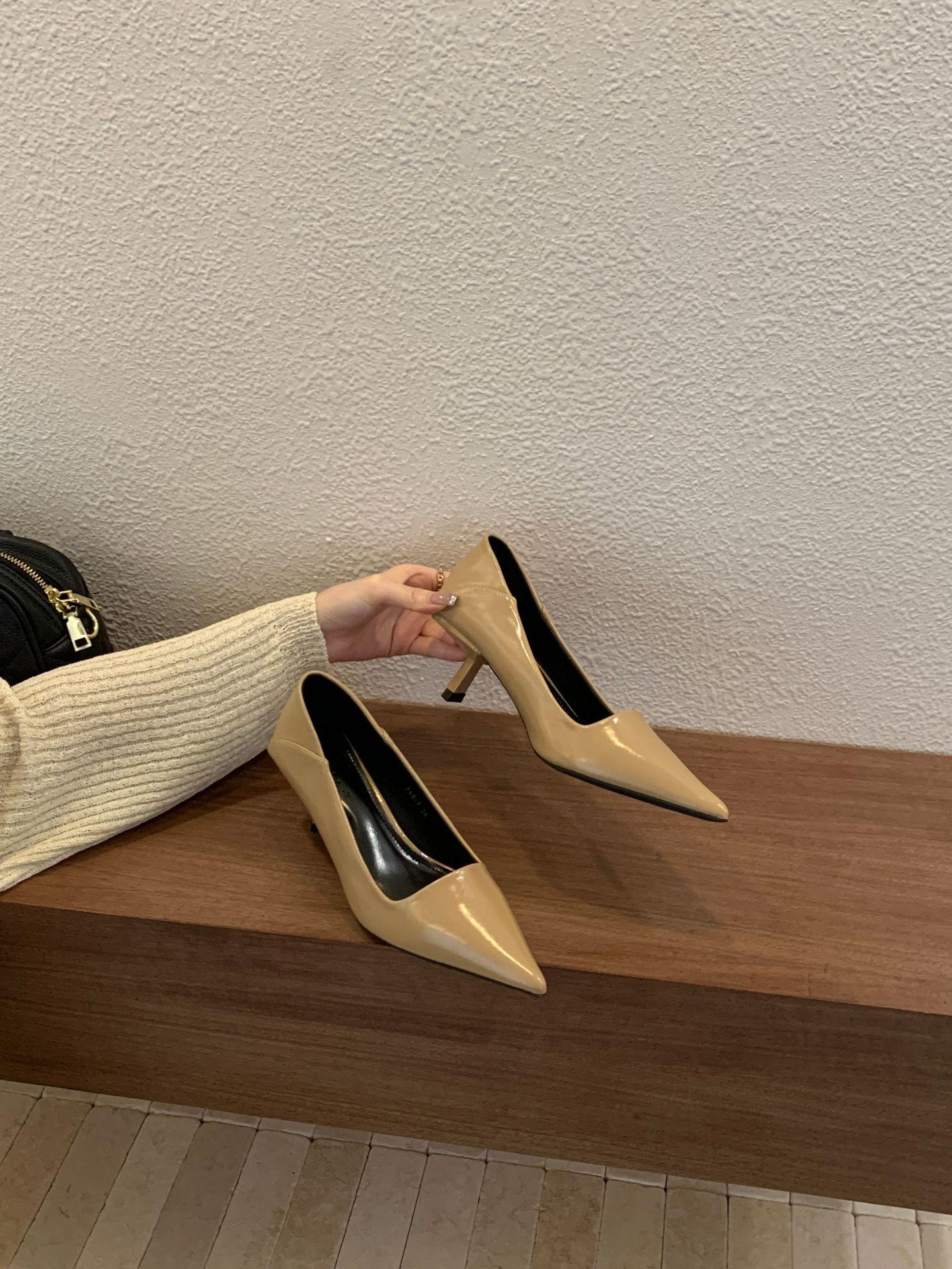 

Черные женские туфли-стилеты на высоком каблуке 2025 осень новые французские остроносые на среднем каблуке одинарные туфли профессиональные с мелким вырезом женские туфли 39 абрикосовый