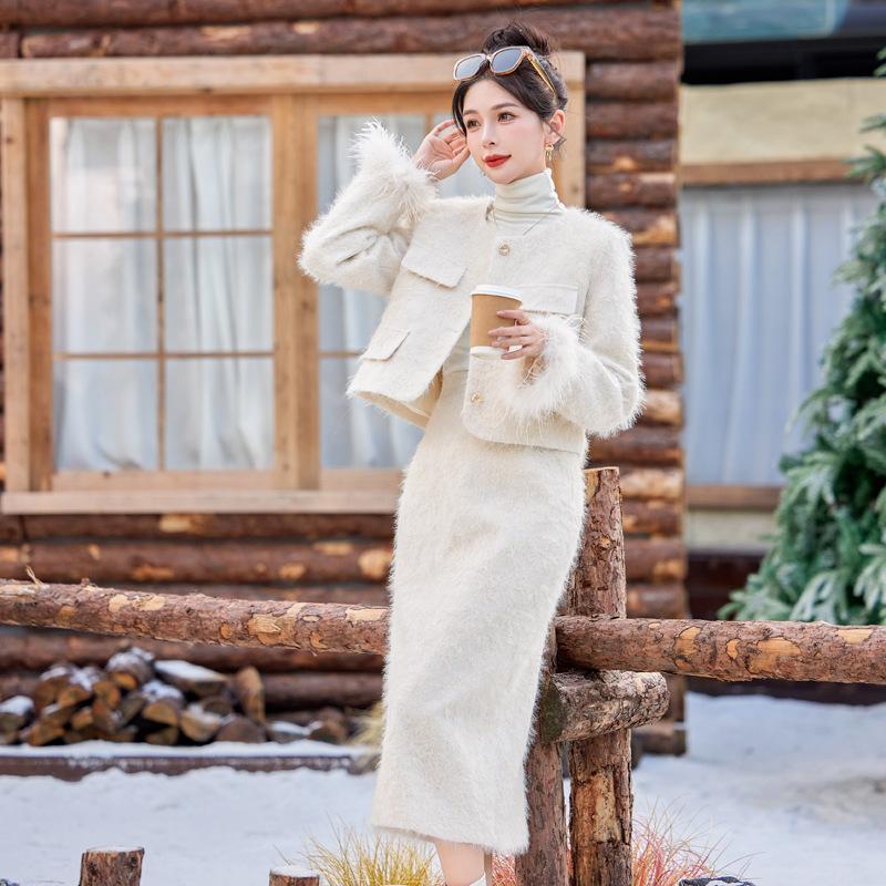 

Женский зимний пуховый костюм из страусиного пера, новая модная модель, знаменитый приталенный и утепленный комплект-двойка M бежевый