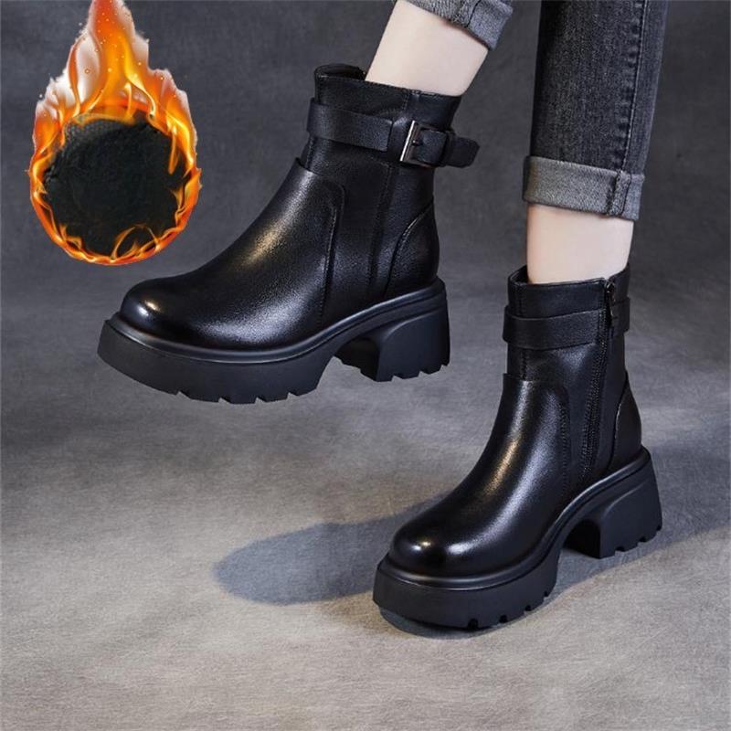 Nye fasjonable damesko med tykke såler, rundtuppede støvletter, støvletter med beltespenne og ankelstøvletter