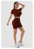 Ensemble de Sport pour Femme : Haut à Col Montant Manches Courtes Fermeture Éclair et Short Ribbed Taille Haute Contrôle du Ventre Lifting des Fesses
