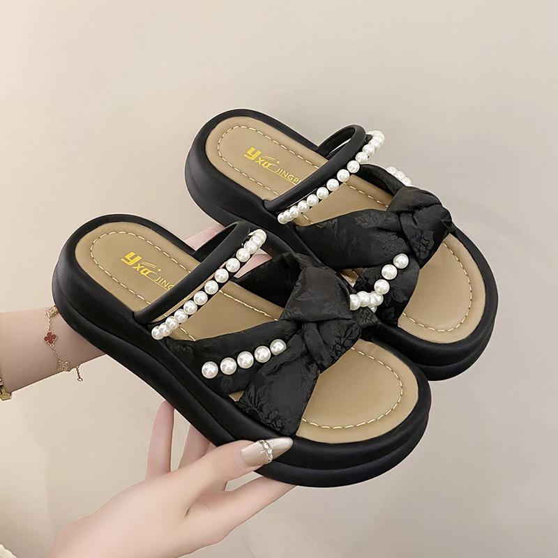 thick-soled pearl slippers for women to wear in the summer of 2025, new one-character cross-strap flat-bottomed cool slippers for women