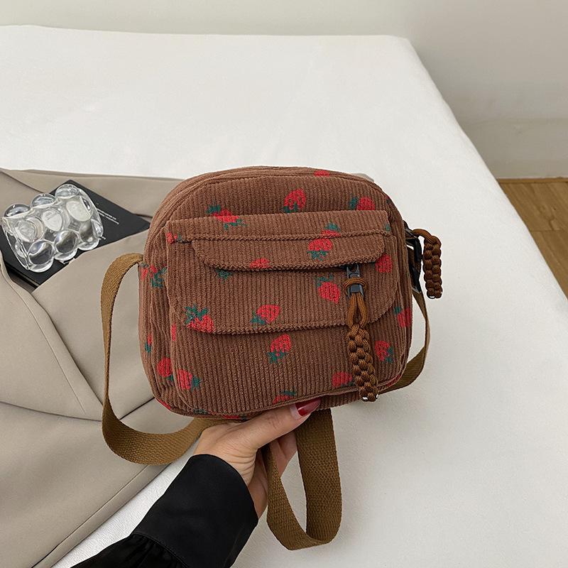 

Ретро Универсальная Вельветовая Сумка Через Плечо Кроссбоди Студенческая Летняя Новинка Японская Клубничная Сумка для Мобильного Телефона Тренд коричневый