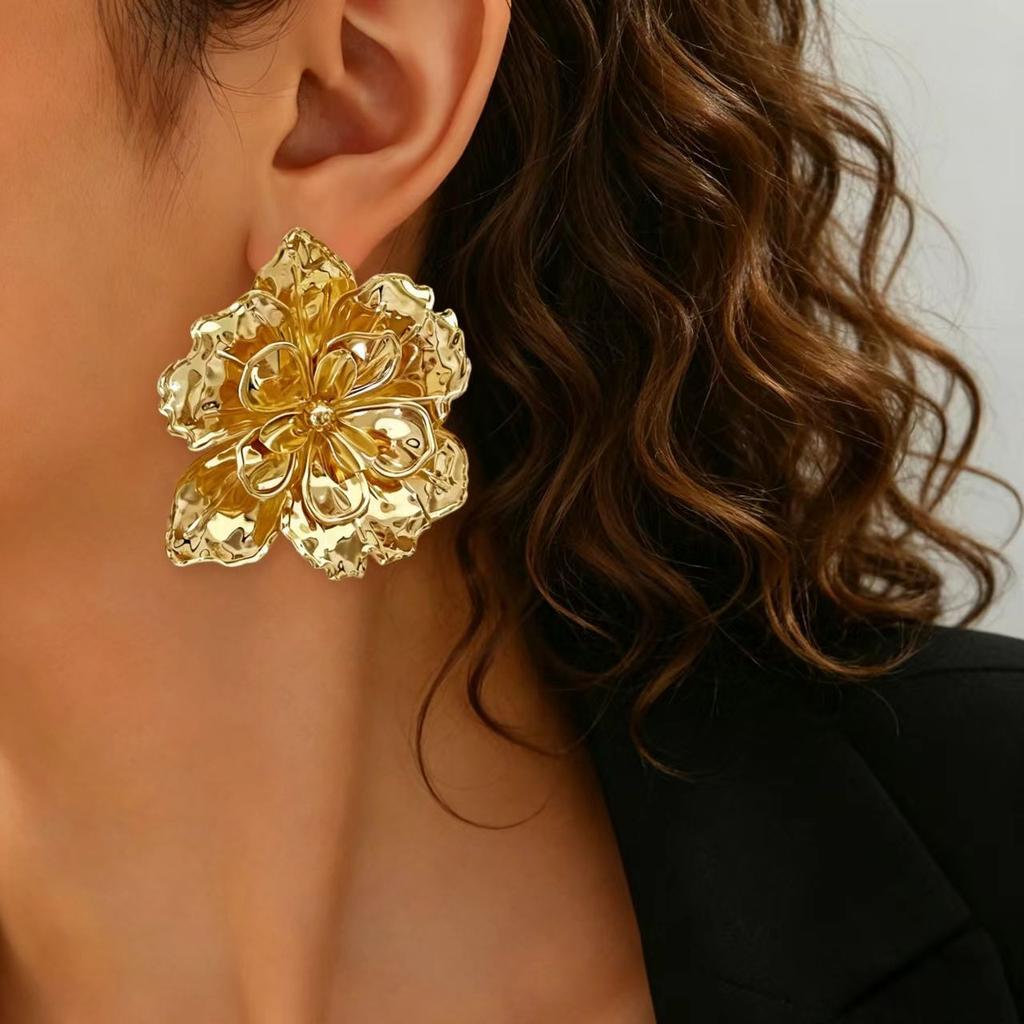 European and American Retro Exaggerated Flower Stud Earrings Premium Earrings 3D Flower Stud Earrings Dripping Oil Decorative Flower Ears
