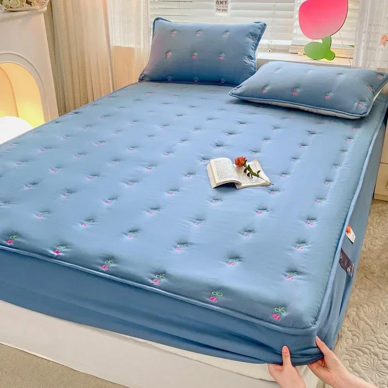Thickened Oversized Soft Mattress Protector, Solid Color Fitted Sheet, Embroidered Mattress Cover