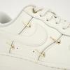 Nike Air Force 1 07 LX Mini Swoosh - מתכתי זהב נשים סניקרס לבן מפרש FV3654-111