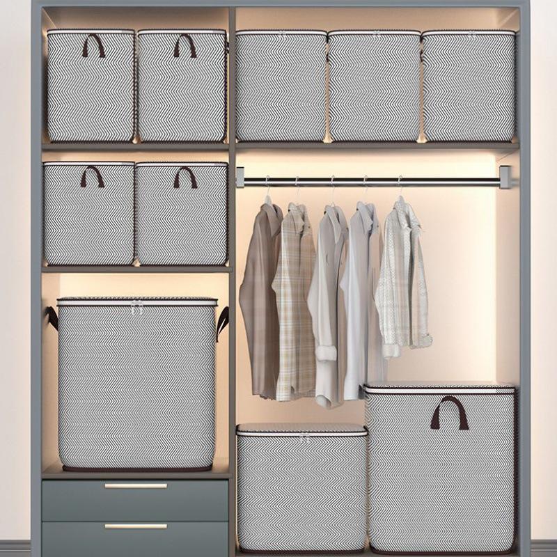 Gray Arrow Zippered Quilt & Clothes Storage Bag Organizer