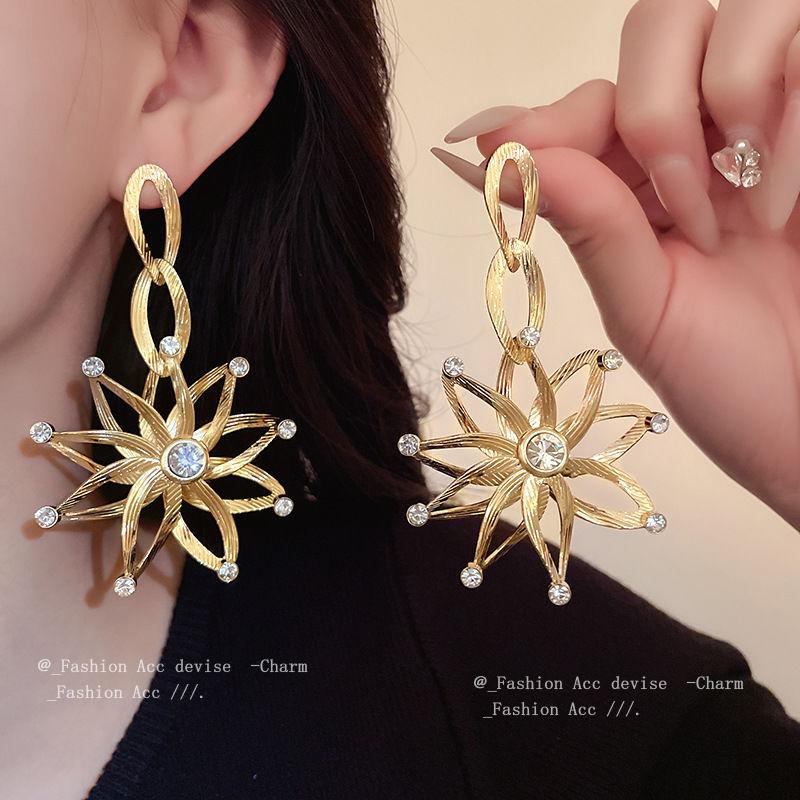 Silver Needle Simulation Camellia Stud Earrings French Retro Elegant Earrings Personalized Fashion Versatile Earrings Niche High Sense