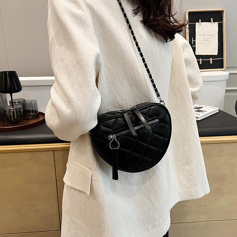 Stylish Small Heart Bag With Diamond Pattern And Chain Strap For Women чёрный