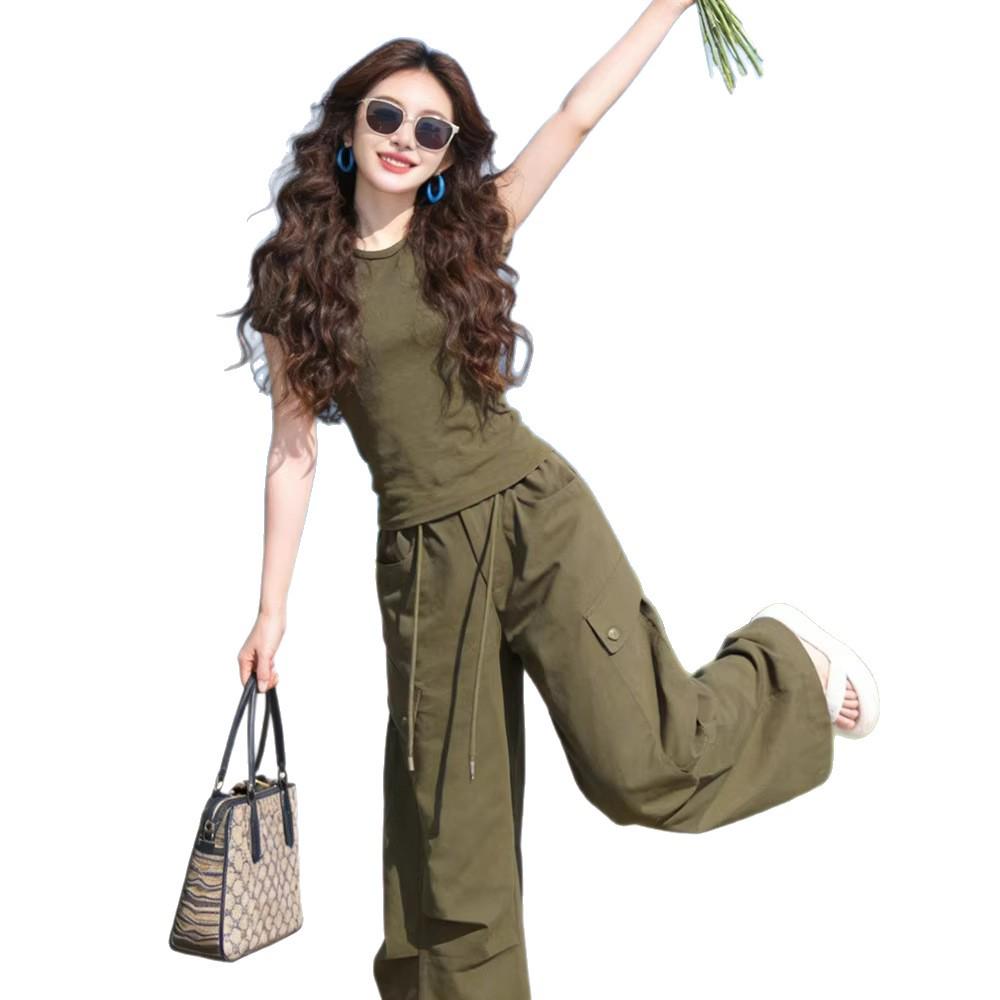 2026 Women's Slimming Bodycon Two-Piece Set: Short Sleeve T-shirt & Cargo Wide Leg Pants.