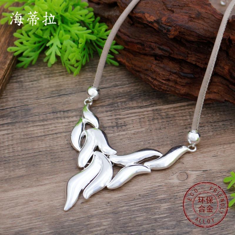 New Hollow Geometric Lines Leather Rope Necklace Women's Fashion High Sense Irregular Lines Versatile Necklace