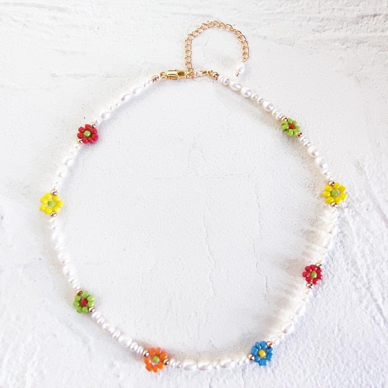 Baroque Pearl Cartoon Clavicle Chain: Simple Freshwater Pearl Choker for Women