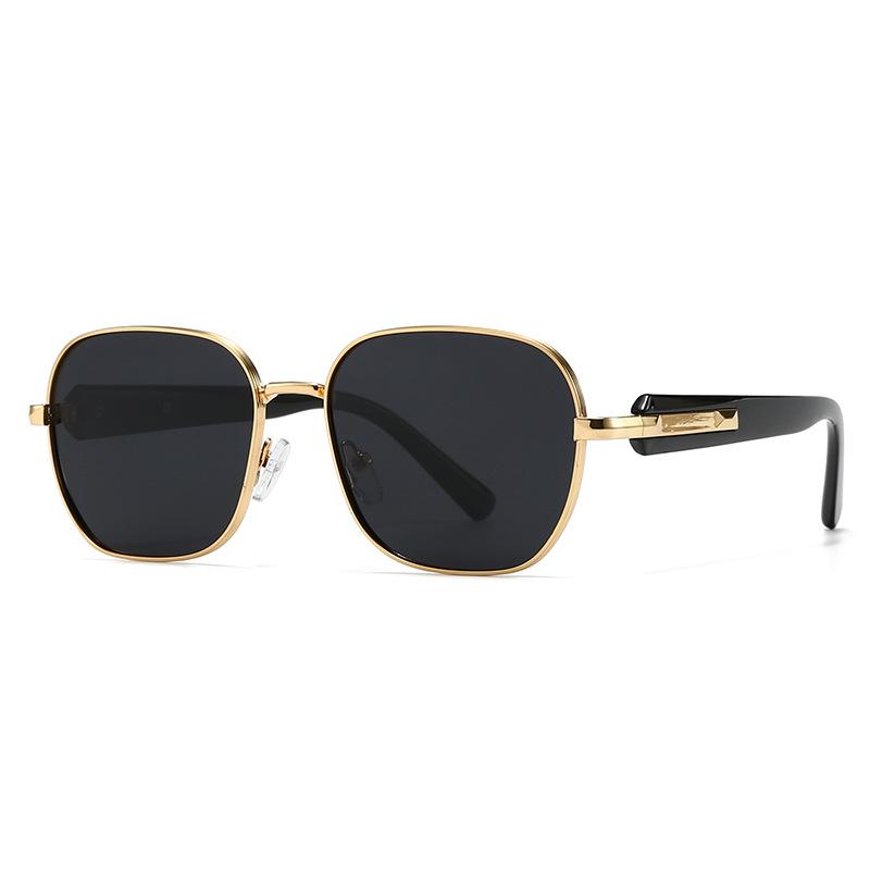 Bestseller Polarized Sunglasses for Men Street Photography Model Sunglasses with Metal Frame Fashion UV400 Protection