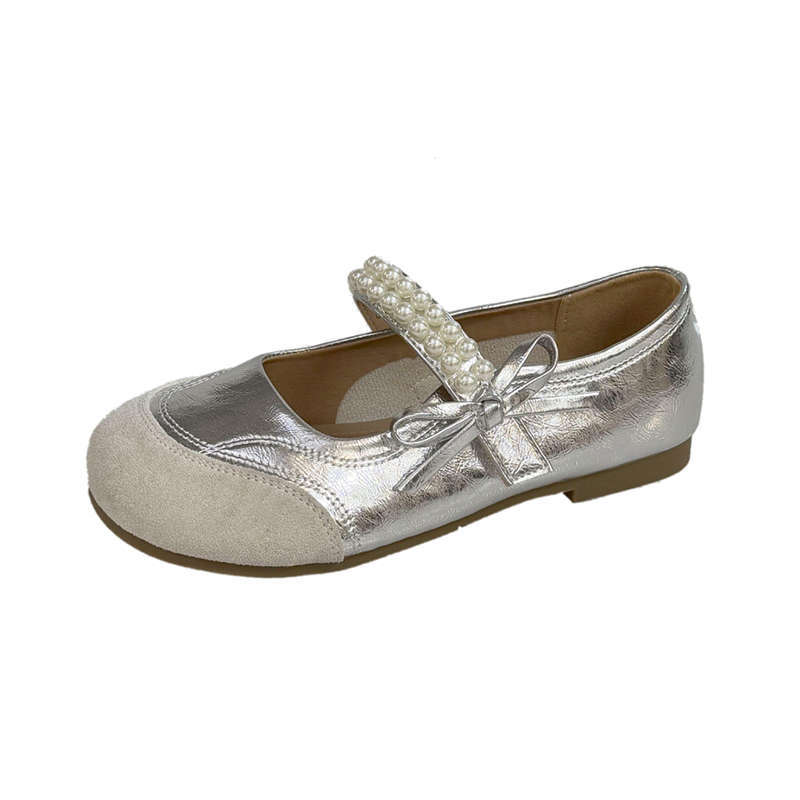 Französische silberne Mary Jane Schuhe mit flachem Absatz Damen 2025 Sommer neu schöne Perle mit Rock Abendlicher Feenstil Einzelne Schuhe