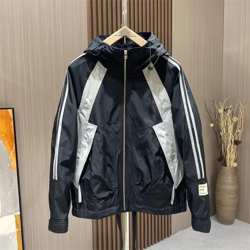 

Стильная мужская куртка в полоску с капюшоном — осенние цвета, универсальная и красивая, свободный крой 3XL чёрный