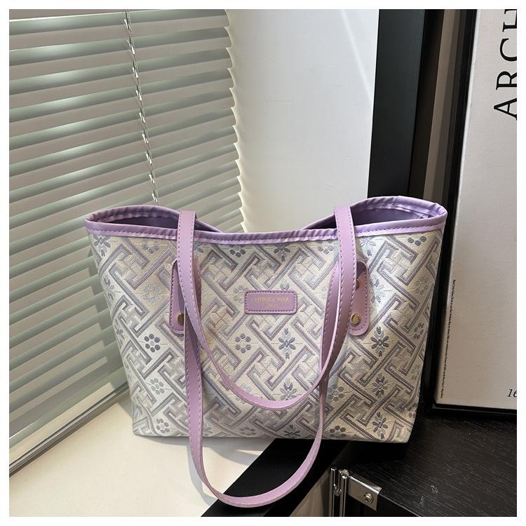 

Женская большая вместительная новая летняя повседневная трендовая персональная сумка-тоут на плечо с подвеской