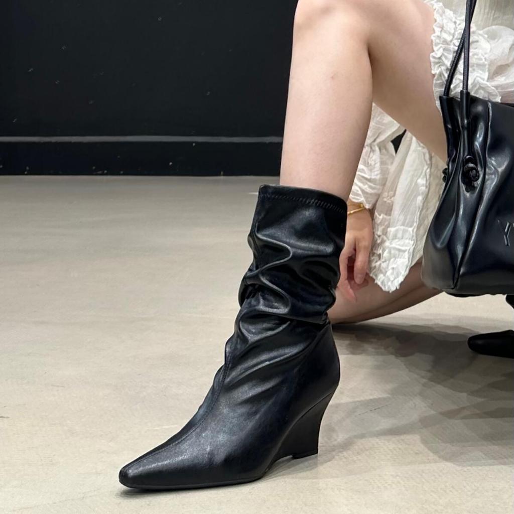 White Martin Boots Women's 2025 New European and American Versatile Pointed Toe Heel Elastic Thin Medium Tube Stacking Boots.