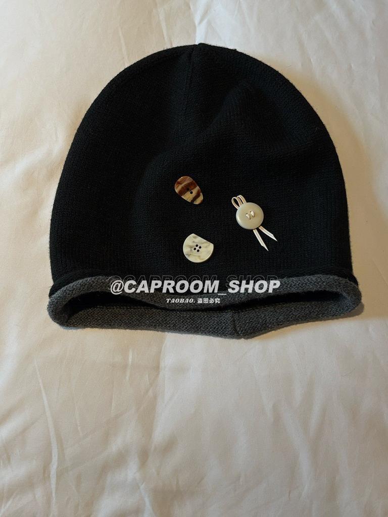 Subculture retro buttons stacked hat female y2k face small knitted wool hat warm ear protector cold hat tide