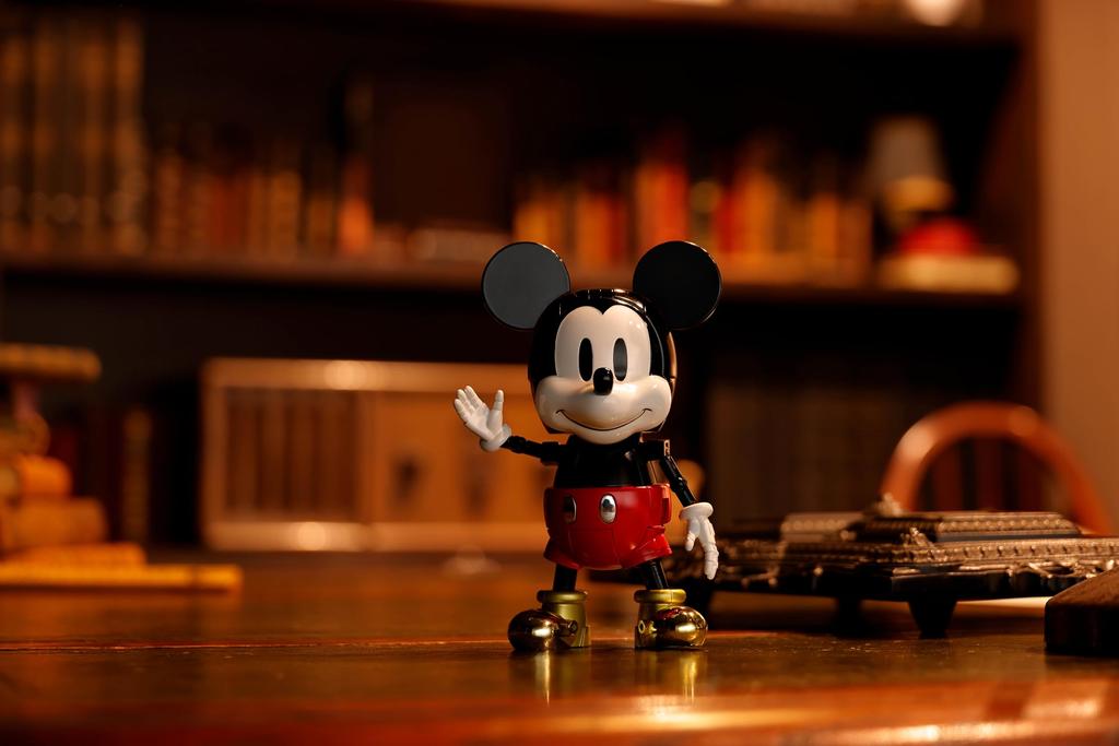 TAMASHII NATIONS Chogokin Disney Character Super Transformation Mickey Mouse by Kunio Okawara, approximately 125mm die-cast, ABS, and PVC pre-painted