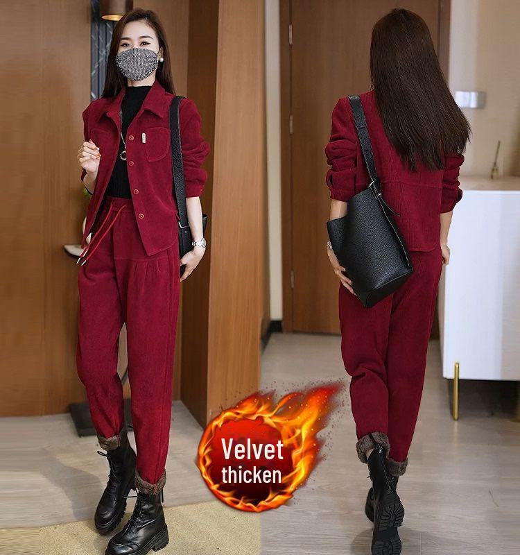2024 Women's Korean Style Corduroy Two-Piece Suit: Autumn/Winter Fashion with Plush Velvet for Age-Reducing Elegance