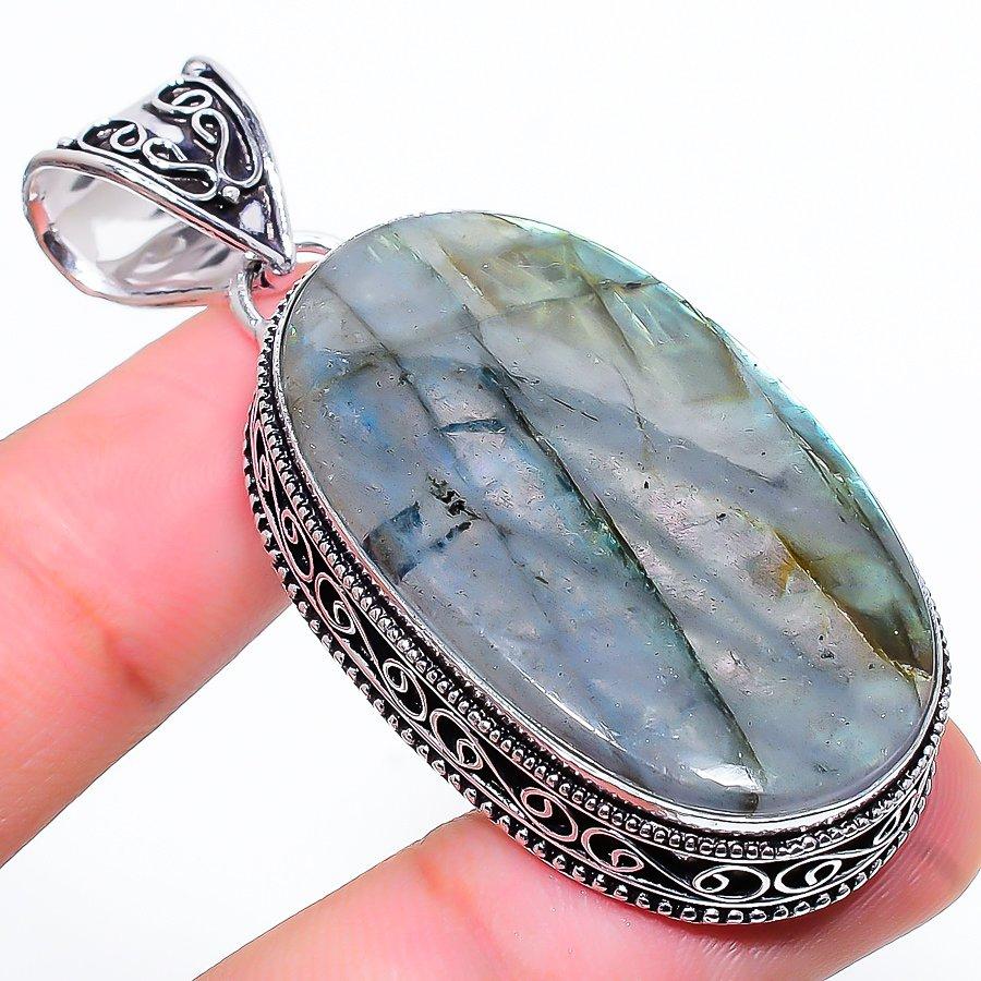

Labradorite Gemstone Handmade Ethnic Jewelry Pendant 2.32 SR-4912