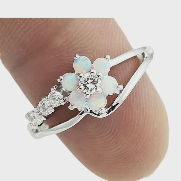 Stylish Diamond Flower Opal Ring - European and American Fashion Jewelry