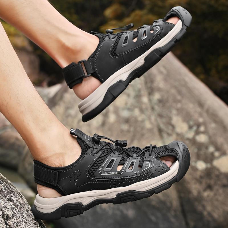 New Men Outdoor Lightweight Walking Shoes Breathable Soft Flats Male Slippers Summer Leather Beach Shoes Comfy Toe Wrap Sandals