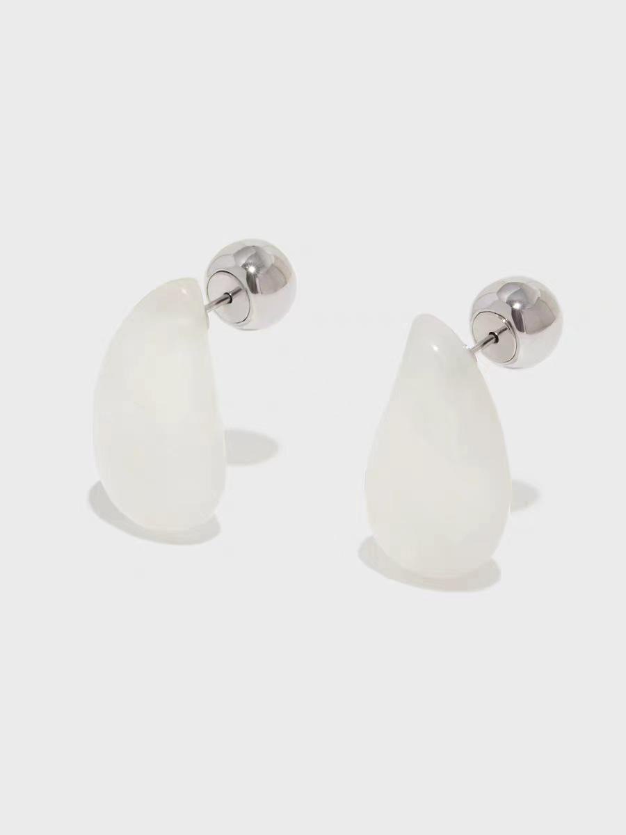 

2023 Серьги-подвески из красного и белого агата: Дизайн высокого класса, легкая роскошь со вставками из натурального камня