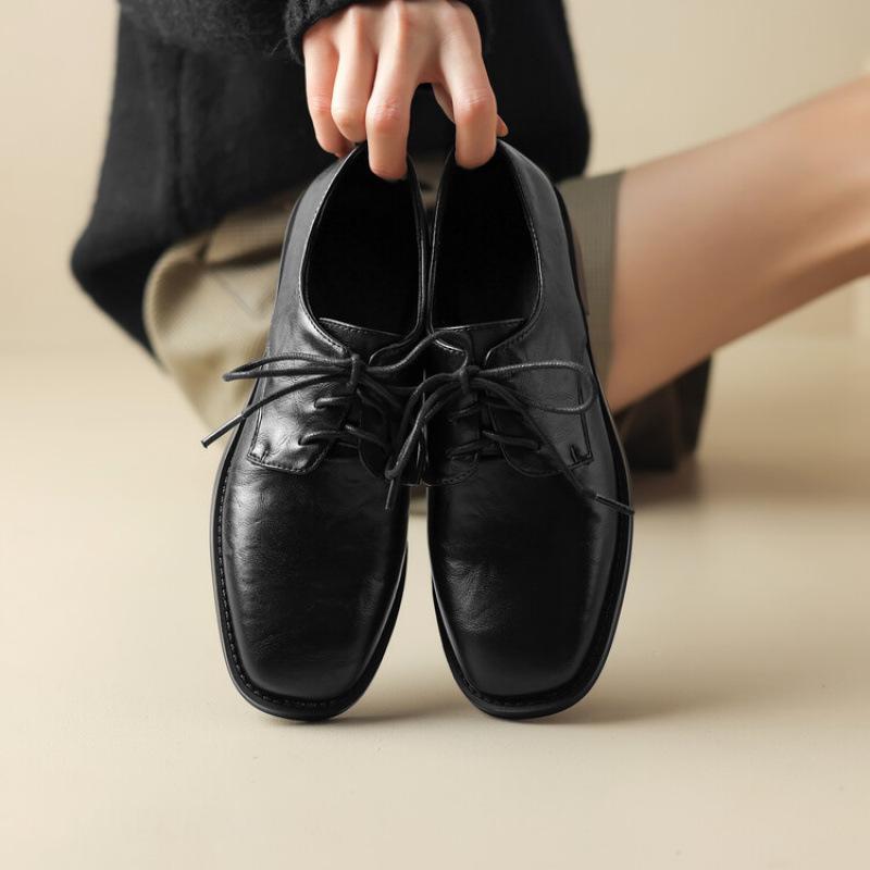 New Women's Fashion Single Shoes Square Head Thick Sole Non-slip Women's Shoes Lace-up Casual Black Four-season Patent Leather Small Leather Shoes