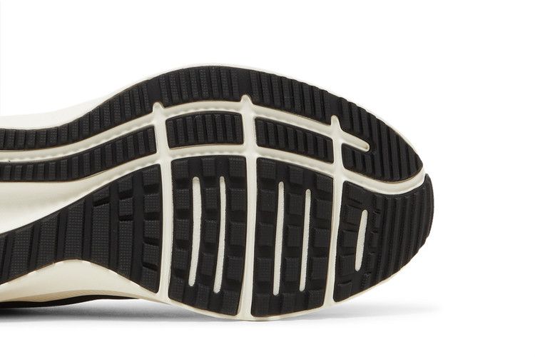 Nike Wmns Quest 4 Premium 'Black Metallic Copper Coin' Sneakers