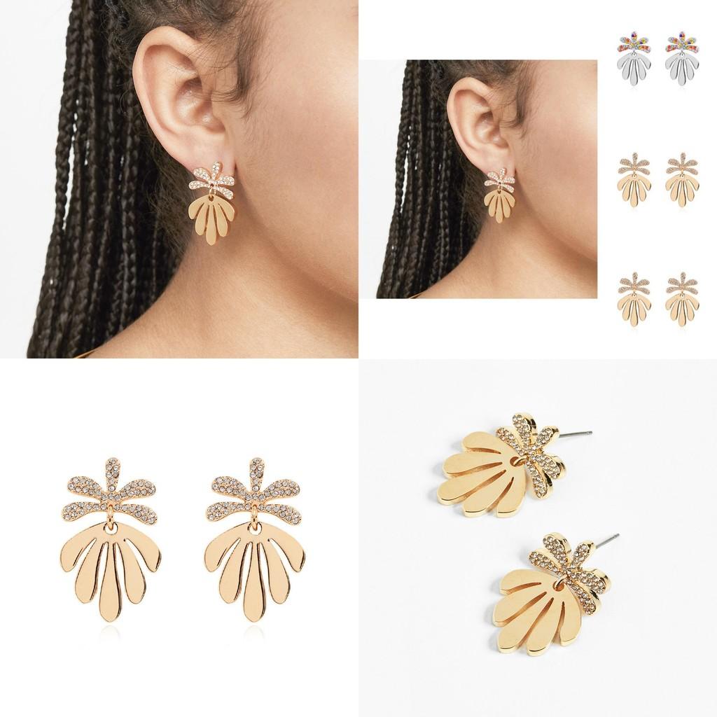 Fashionable Women's Leaf Earrings Alloy Plated Design Ideal For Gift Giving
