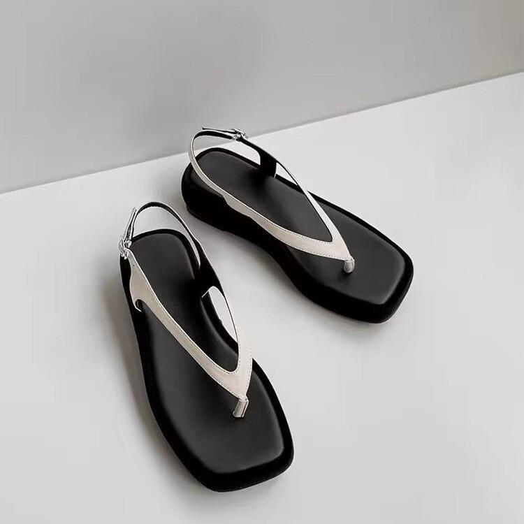 

2025 губчатая подошва весна новые женские туфли черные водонепроницаемые на платформе сандалии на плоской подошве квадратный носок шлепанцы-елочки 45