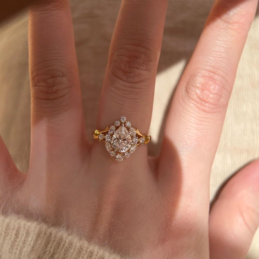 Vintage European Medieval Water Drop Ring Style Luxury Fashion Medieval Diamond Inlaid Pear-Shaped Wedding Ring Women S Ring opening adjustable