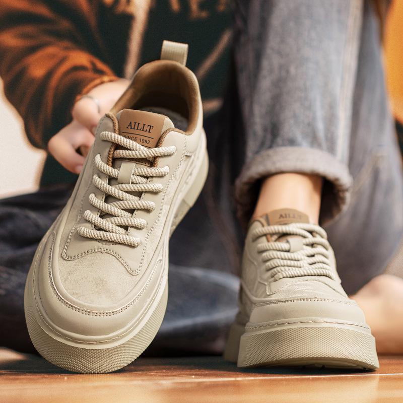 

Men s 2025 Autumn Leather Casual Sneakers: Versatile, Height-Increasing, Soft Sole, Trendy Sports Shoes for Teenagers. 41