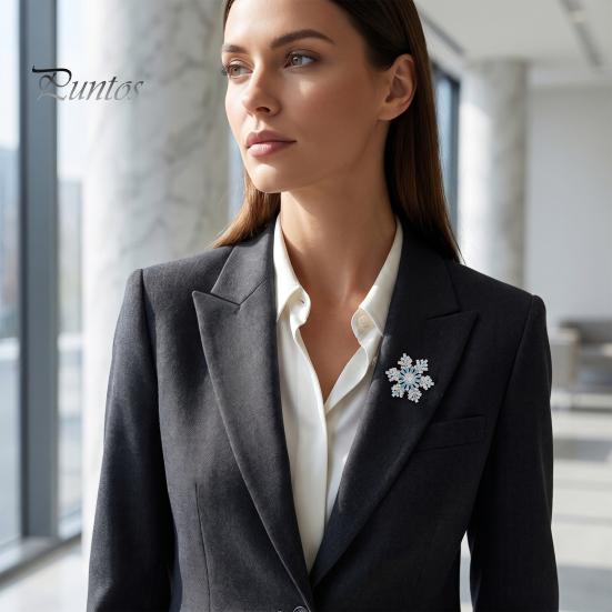 Holiday Party Jewelry Snowflake Brooch Pin for Women, Rhinestone Alloy Lapel Coat Embellishment Pin, Decorative Accessory Coats Sweaters Suits Dresses
