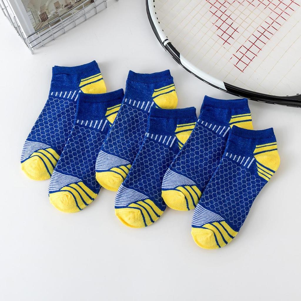 Herren Atmungsaktive Mesh Sommersocken - Lässiger Sportstil in Schwarz, Weiß und Grau.