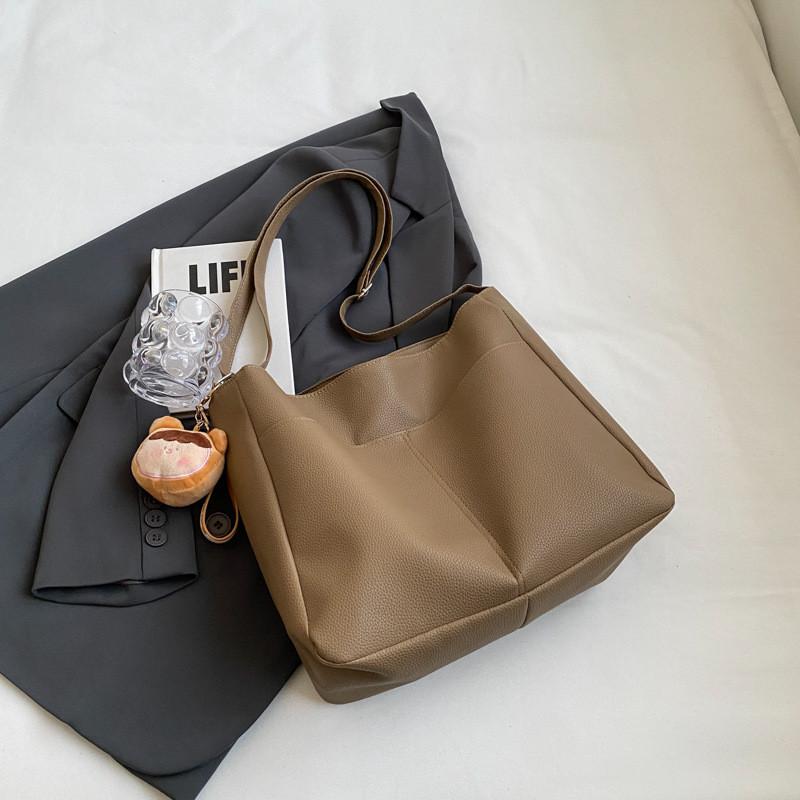 

Trendy Minimalist Shoulder Bag For Women Perfect For Daily Use In Black And Coffee Colors Khaki,Without Pendant