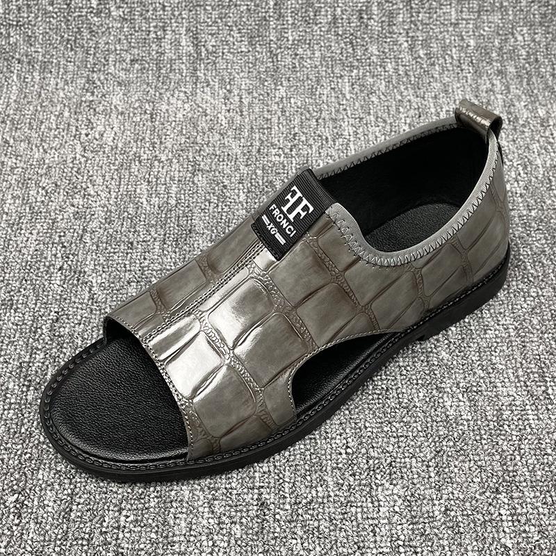 Men's sandals 2025 new men's beach shoes non-slip outer wear casual large size 47 48 leather sandals men