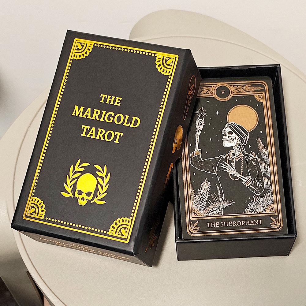 Il Mazzo di Tarocchi della Calendula: 78 Pezzi Carte Radicate nella Vita, Morte e Oro, 12*7cm Confezionate in Scatola Rigida (Cartoncino a doppia goffratura))