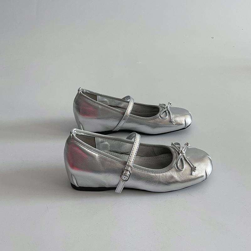 

French retro ballet style shallow mouth single shoes women s 2025 new spring and summer versatile round head soft sole Mary Jane shoes 39 серебряный