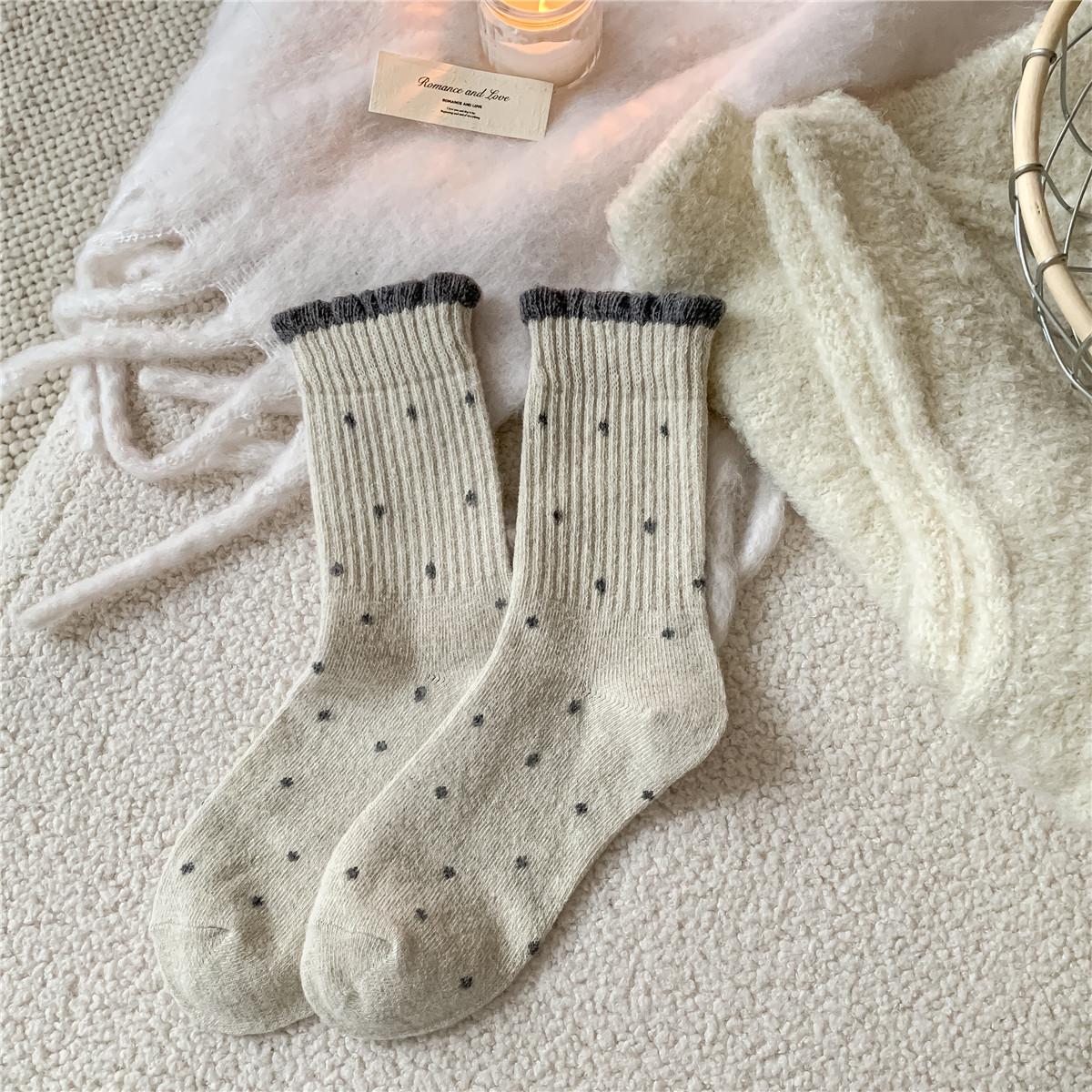 

Winter Thickened Wool Socks, Color-Blocking Polka Dot Wool Socks, Versatile Soft Mid-Leg Socks, Internet Celebrity Stacked Socks One size брудно-білий