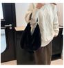 A must-have for autumn and winter fashion! Large-capacity Mao Mao women's bags, interpreting lazy trends