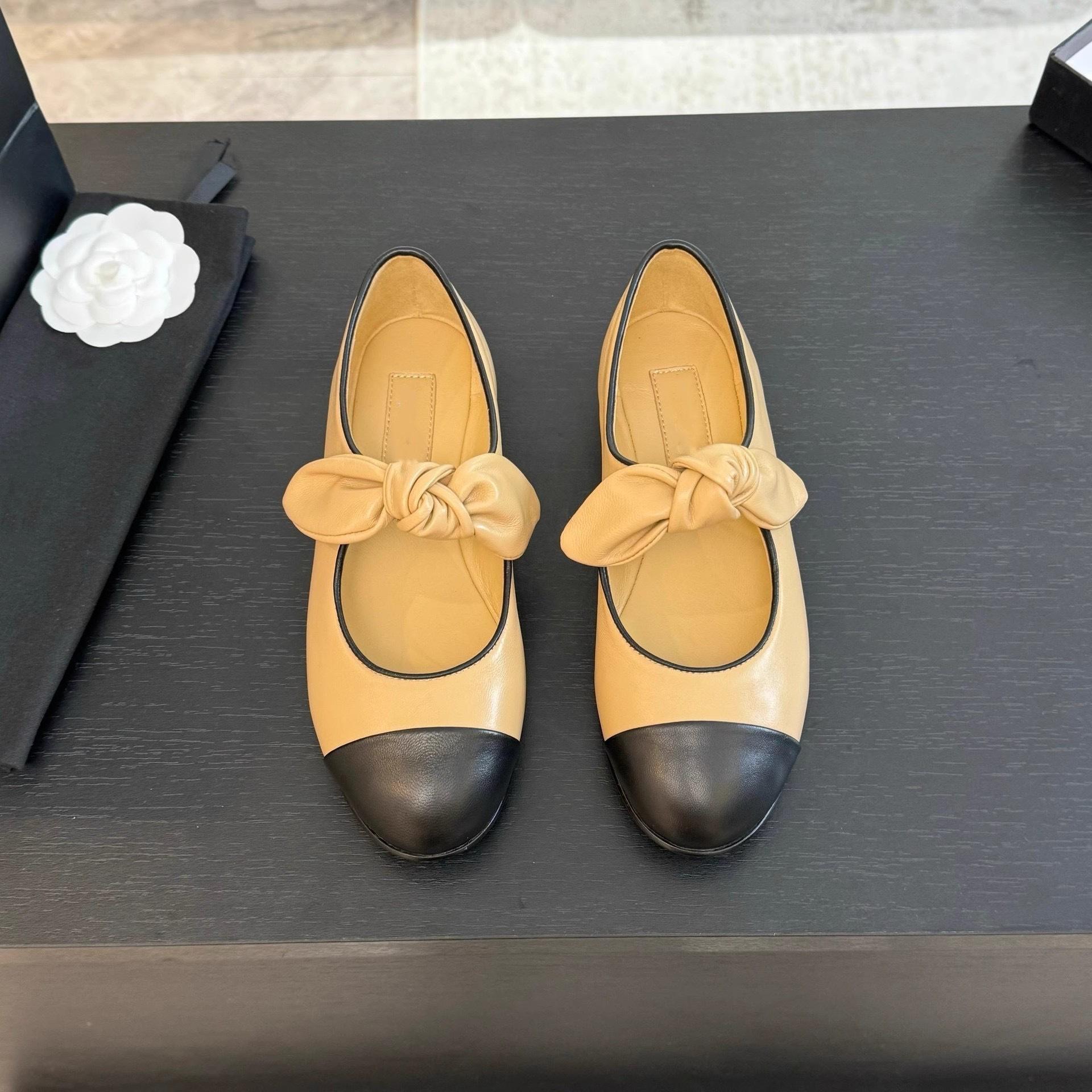 

Pre-sale~ Spring Xiaoxiangfeng bow light mouth single shoes women s French retro flat Mary Jane small leather shoes 40